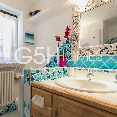 Penthouse, Sulla Spiaggia, Idromassaggio, Moderna, Full Optional, Wi-fi * Marinella (Sardinia)