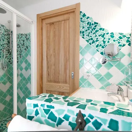 Penthouse, Sulla Spiaggia, Idromassaggio, Moderna, Full Optional, Wi-fi * Marinella (Sardinia)