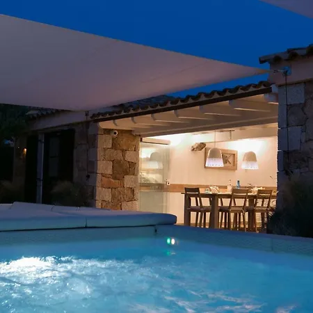 Penthouse, Sulla Spiaggia, Idromassaggio, Moderna, Full Optional, Wi-fi Marinella (Sardinia)