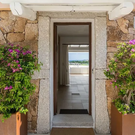 Penthouse, Sulla Spiaggia, Idromassaggio, Moderna, Full Optional, Wi-fi * Marinella (Sardinia)