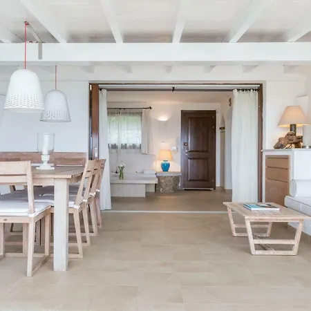 Penthouse, Sulla Spiaggia, Idromassaggio, Moderna, Full Optional, Wi-fi * Marinella (Sardinia)